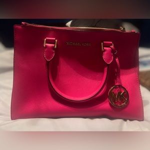 Micheal Kors purse